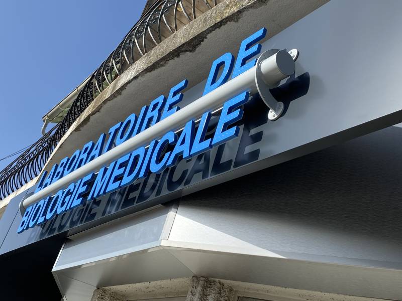 Fabrication d'enseignes pour laboratoire Synlab à Septèmes-les-Vallons