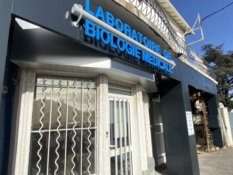 Fabrication d'enseignes pour laboratoire Synlab à Septèmes-les-Vallons