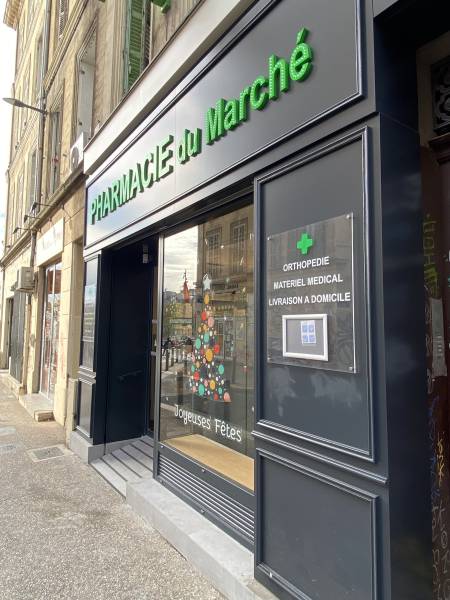 Fabrication d’enseigne pour la Pharmacie du Marché à Marseille 13001