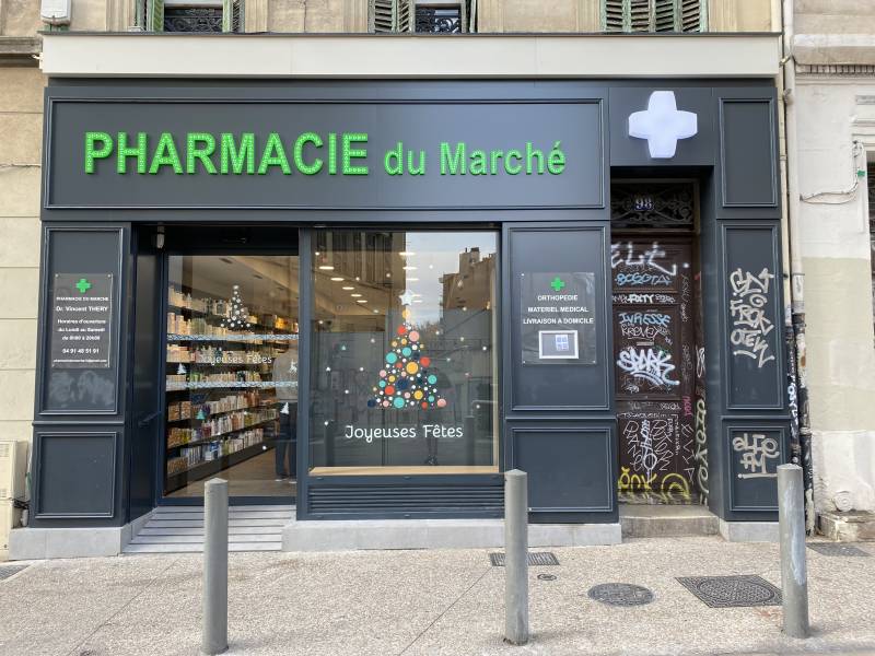 Fabrication d’enseigne pour la Pharmacie du Marché à Marseille 13001